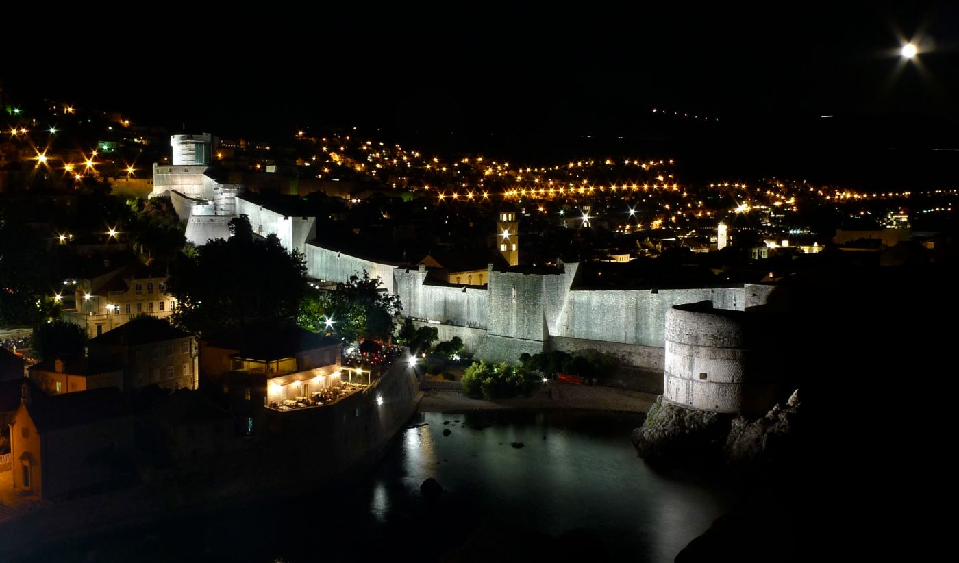 Dubrovnik yöllä