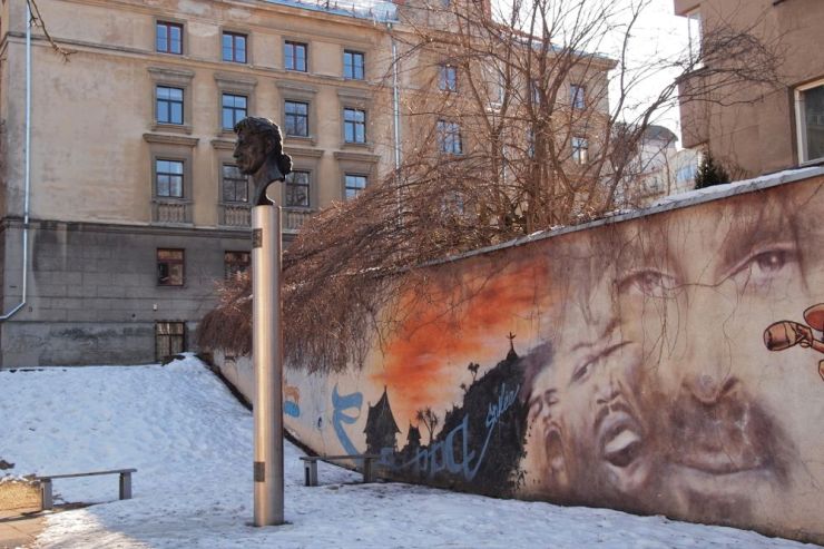 Frank Zappan patsas – Vilnan erikoisin nähtävyys