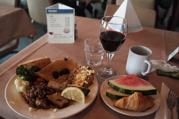 Finnlinesin brunssi Finnjetin hengessä