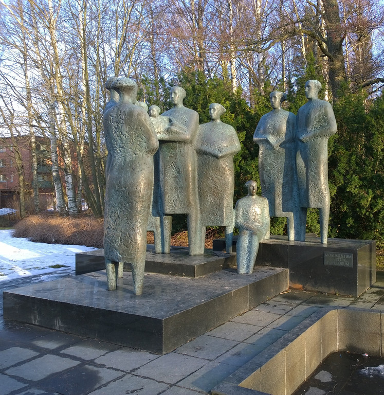 Ystävät ja kylänmiehet