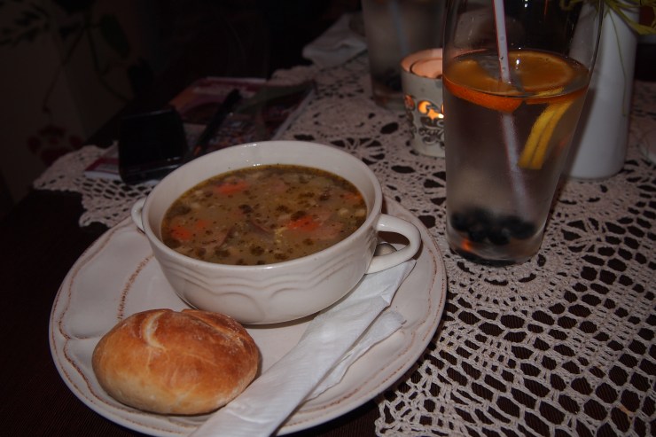 Puolalaiset elintarvikkeet rantautuvat Suomeen